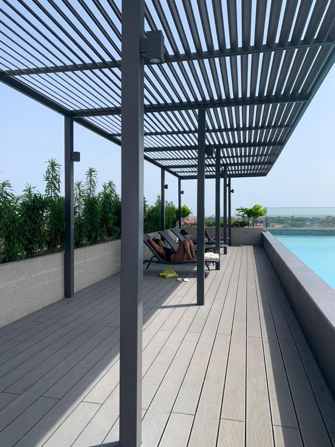 Rt Properties @ The Lennox Airport Residential Acra Exterior foto