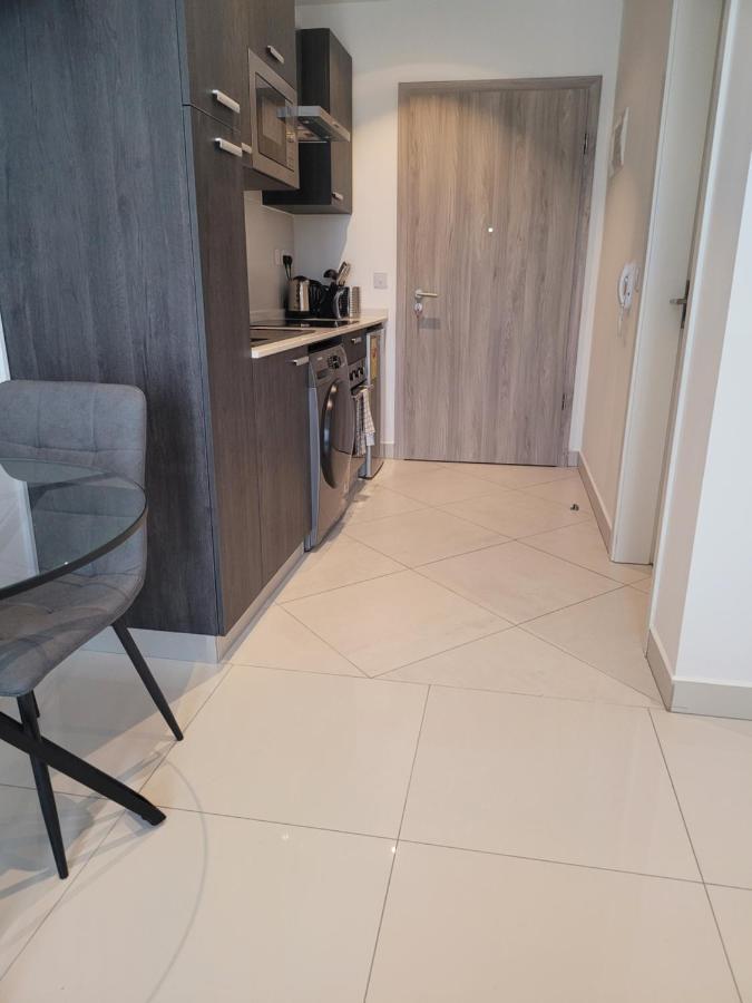 Rt Properties @ The Lennox Airport Residential Acra Exterior foto